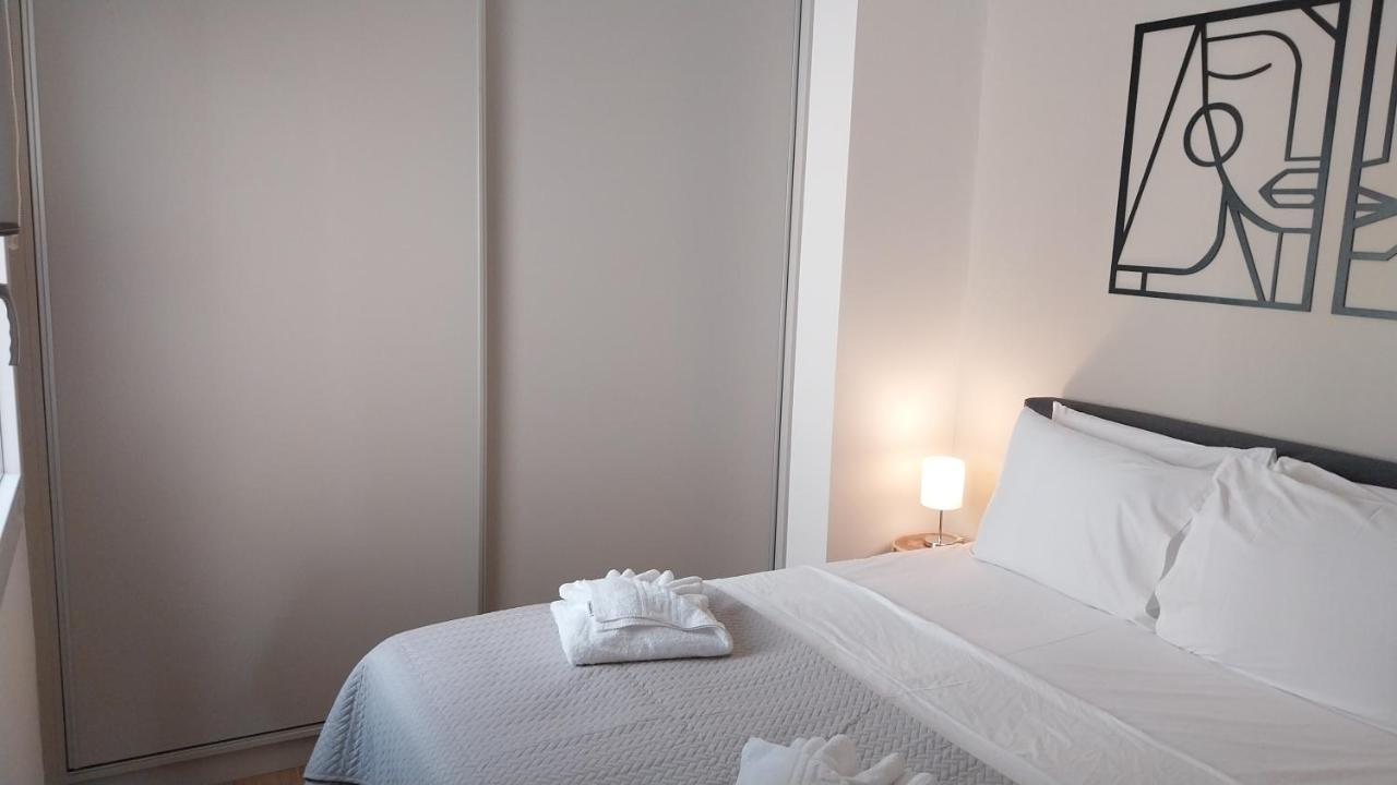 Uni Island - City Heart Suites Heraklion  Exterior photo