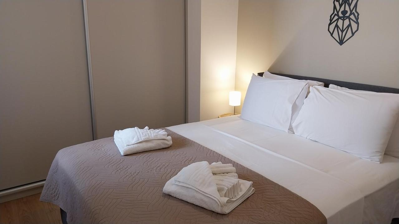 Uni Island - City Heart Suites Heraklion  Exterior photo
